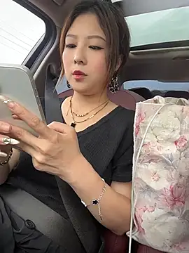 Lola666999 - 户外茶楼玩刺激，完成任务口舔大鸡吧