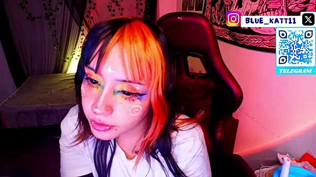 Blue_katt - saliva in tits