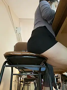 Masturbate-secretly - vaginal massage in public