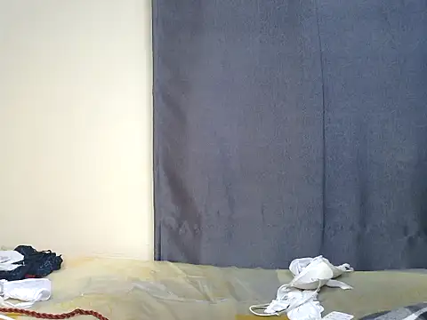 Horny_scarlet_dais