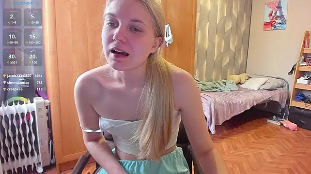 Tiny_Kiss - finger in pussy