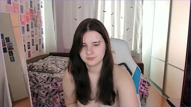 Vanessa_Verona - NAKED SQUATS ON UR FACE
