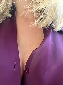 Hii_Lolla - Orgasm at work and LT Video x2