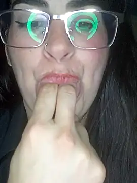 Tuputita11099 - Me chupo las tetas
