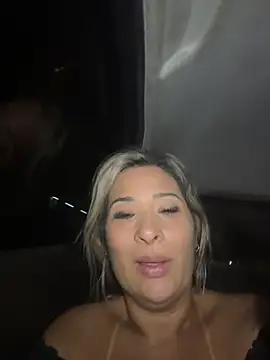 Lindinha-sexy - chupar um pau amigo!!!!!