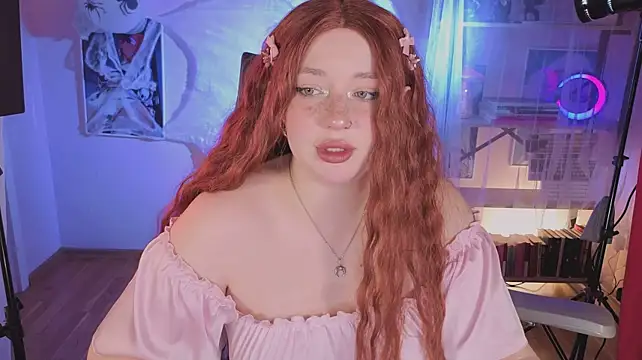 Carolina_elf - spit on boobs