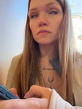 StreetSquirt - show booty in panties in public