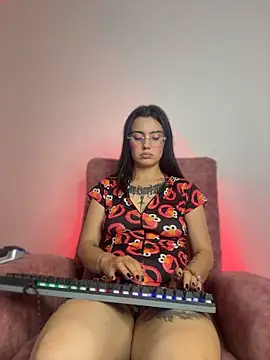 Lucy_699 - Play dildo 🍌