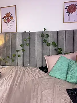 Naomiii__ - Squirt. Face + finges in pussy👄😈🥵