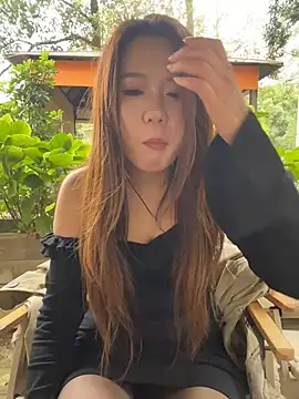 Mia999 - 户外和闺蜜互舔奶头