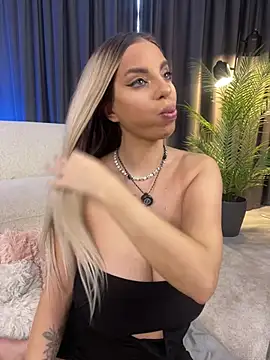 PearlPlenty - Spank that ass x5🍑