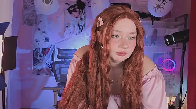 Carolina_elf - spit on boobs