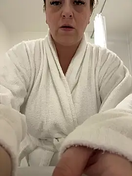 Poppyshaw_ - Sit spread Legs
