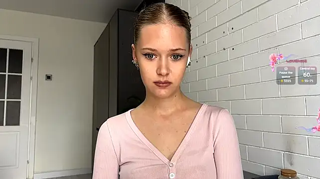 ZaidaSchwarten - underboobies
