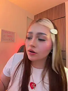 Daniela_ruizz - plug in ass
