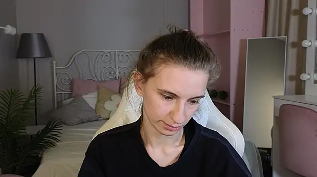 Kaleriyaa_ - to tease with one's butt