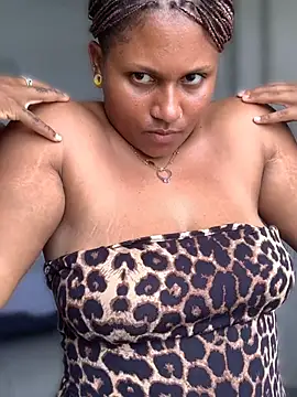 Madelltheebony - Fuck my pussy with my finger