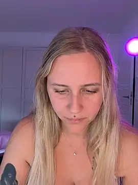 Lunawolf21 - boobs out & make me wet 💦