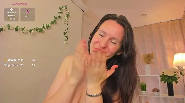 Lea_shadom - riding a dildo