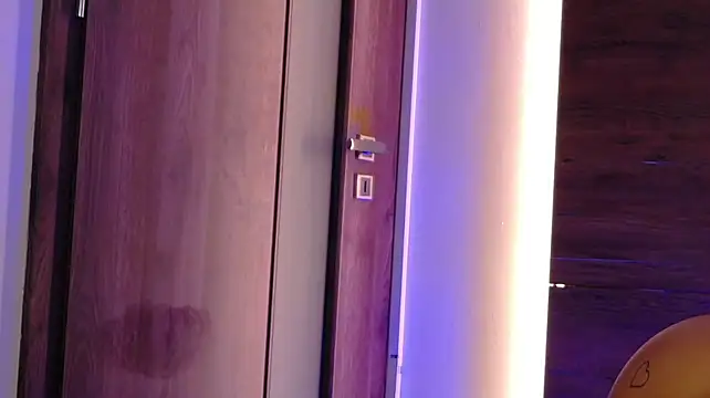 IrisSwift - Let's get this pussy busy