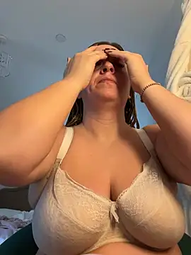 Poppyshaw_ - Sit spread Legs