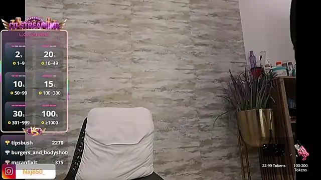 HOTBLACKANDWHITE2 - SQUIRT