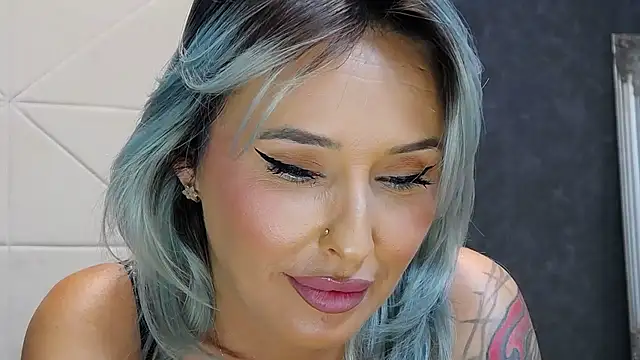 IssaSmith - Multiple Squirt !!!!
