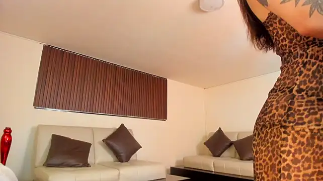 Samii_live - Show boobs bounce
