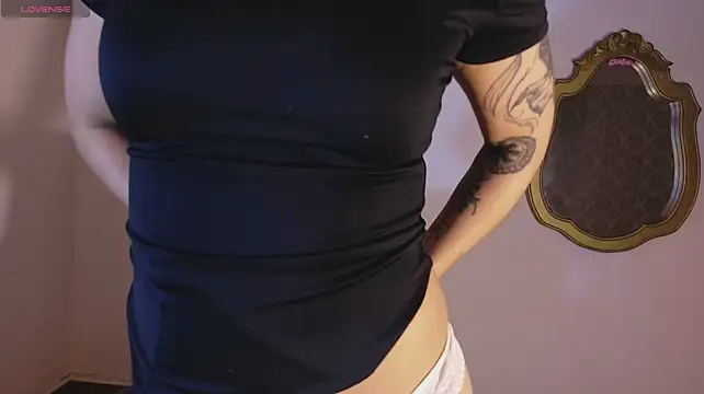 Alanis_22 - spank ass x 15