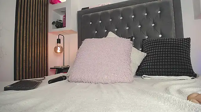 AnnadirtyXo - CUM ON MI TITS NOW