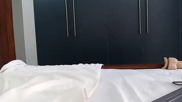 Katt008 - naked cum squirt