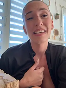 Lola_tentatiion - VIDÉO SURPRISE 😈🎁