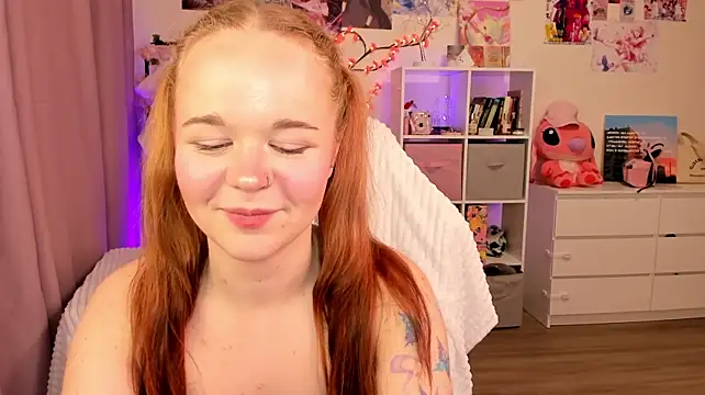 Faye_Muse - StretchPussyInDildoSplitRiding