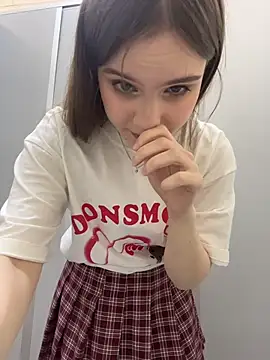 Lunabelle_ - lets see under my skirt in kfc risky!