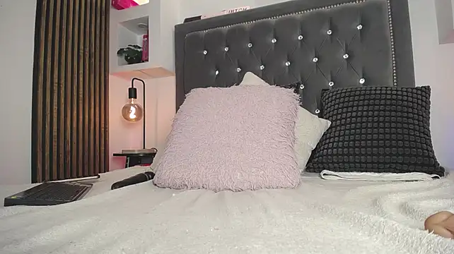 AnnadirtyXo - CUM ON MI TITS NOW