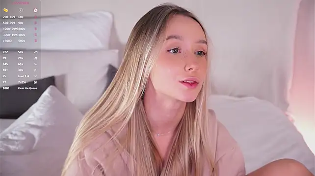 HollisBeckett - Tease you wtih my boobies