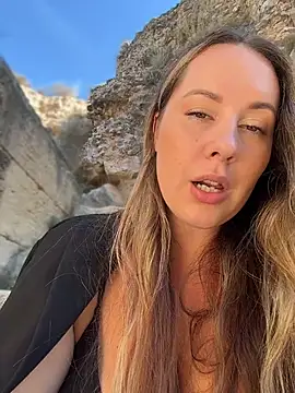 Mona_Plus - 3Fingers pussy💦Squirt outdoor💦LT video