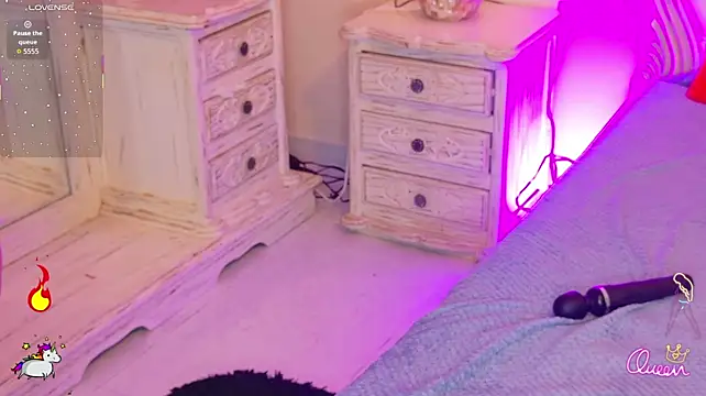 MalaikaBrown - 🦶 Suck my own feet slowly! 👅