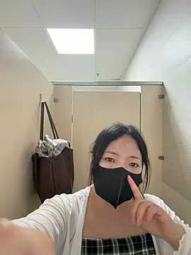 Maomao116 - 超级敏感，易喷体质，会一直喷水水💦，手指带套抽插2分钟