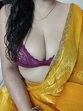 _in_v_a_n_i_ll_a - Boobs & ass oil massage
