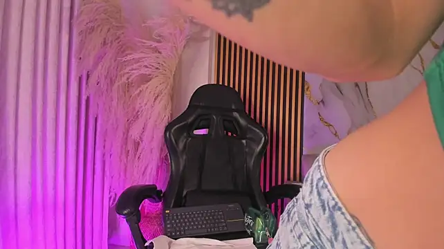 TinaJaneo_01 - Hard Fingering + taste Spank