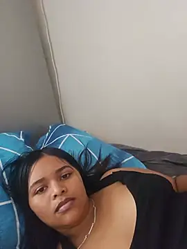 Feisty_stunner - Reach 500 token to see me c*m