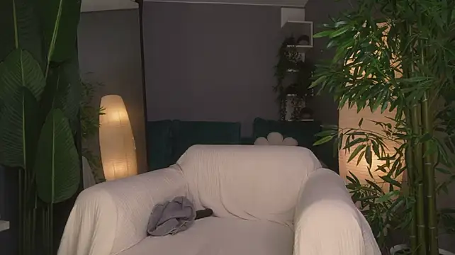 Milana_Sapphire - Full dildo insertion