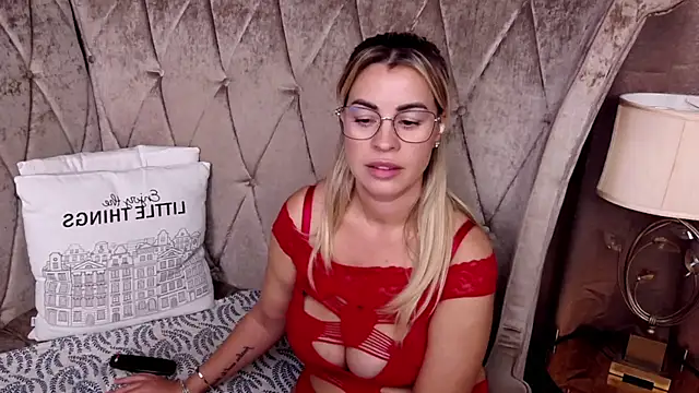 BustyGizelle - naked show play my pussy