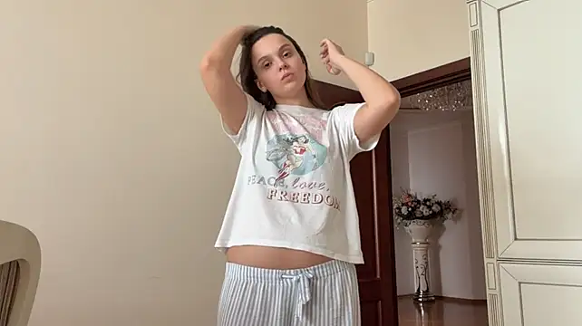LinetteKonopnicki - SEXY SHOW MY TOBGUE + EYE CONTACT
