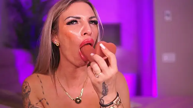 EvaMorreti - Pussy Play 🥰 + 3 min toy control