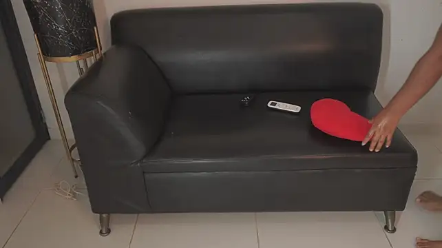 Anais_aradia - Show ass + spank ass