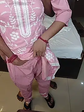 Dillikibilli - Make Me Horney in Public