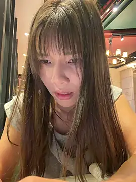 Fire-18 - 逃课学姐想满足自己的欲望户外图书室学习 搞刺激 完成目标手扣小穴