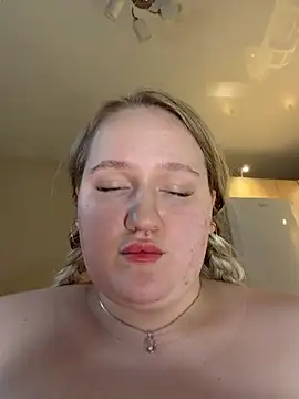 Lina_Hottie - SQUIRT ON HEELS AND LICK THEM